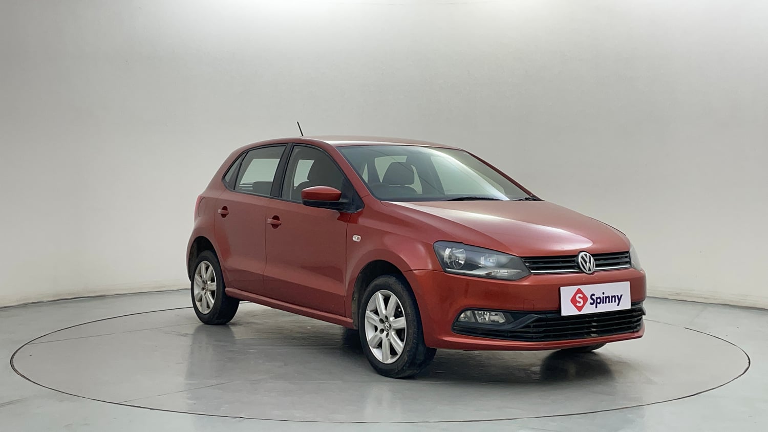 Used 2014 Volkswagen Polo Comfortline 1.2L (P) Petrol Manual exterior RIGHT FRONT CORNER VIEW
