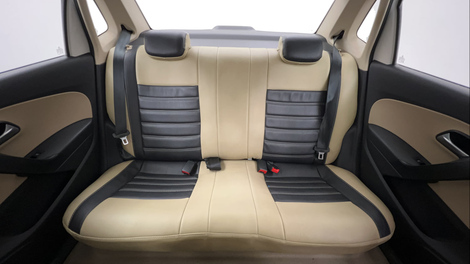 Used 2016 Volkswagen Ameo Comfortline 1.2L (P) Petrol Manual interior REAR SEAT CONDITION VIEW