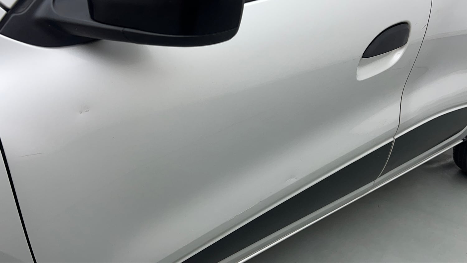 Used 2019 Renault Kwid RXL Petrol Manual dents MINOR SCRATCH
