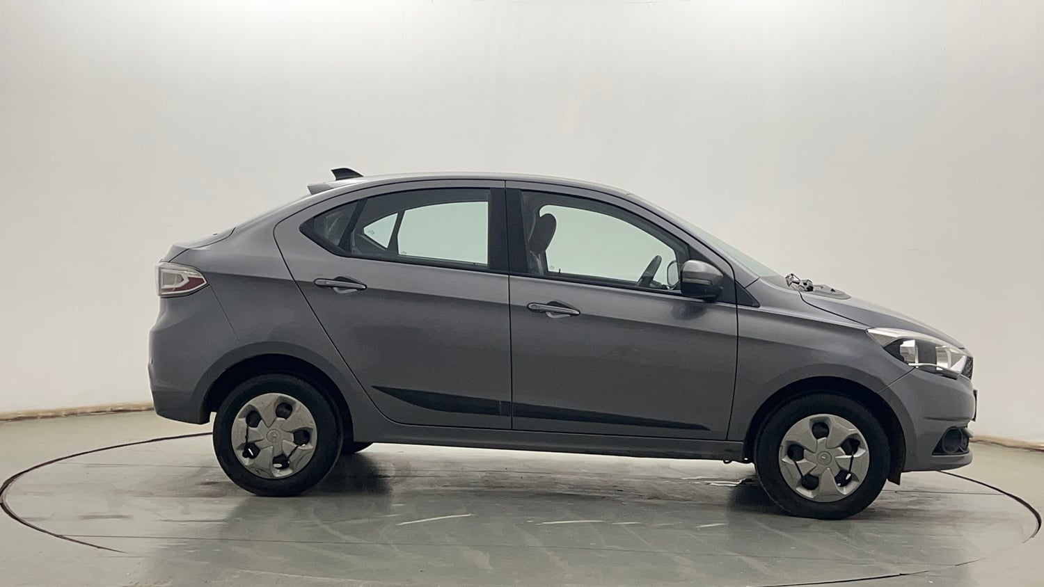 Used 2020 Tata Tigor Revotron XZ Petrol Manual exterior RIGHT SIDE VIEW