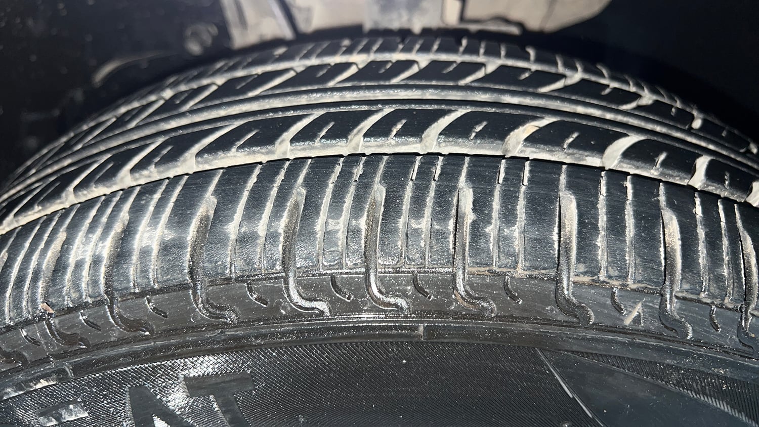 Used 2019 Tata Tiago Revotron XT Petrol Manual tyres LEFT FRONT TYRE TREAD VIEW