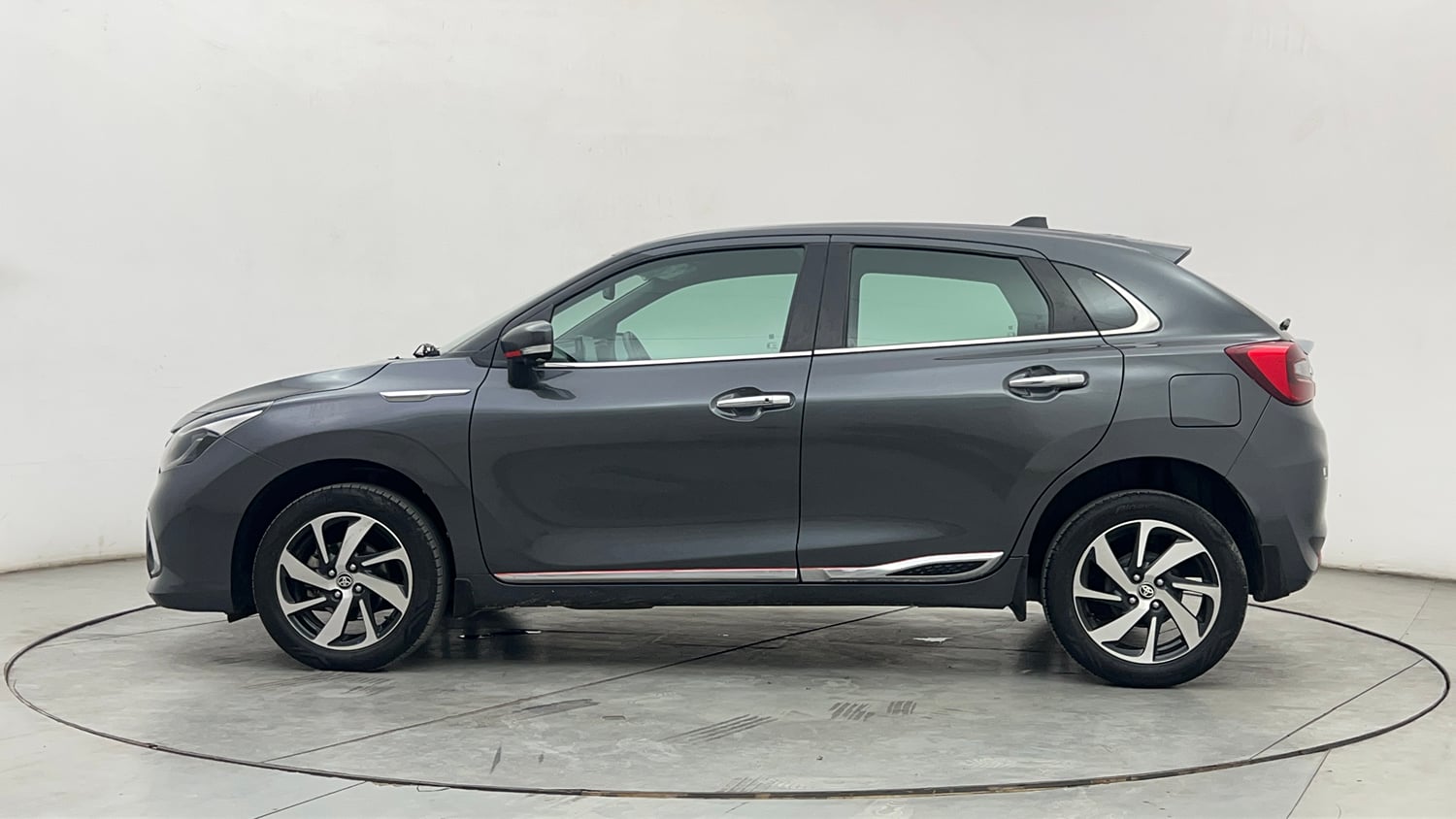 Used 2023 Toyota Glanza V Petrol Manual exterior LEFT SIDE VIEW