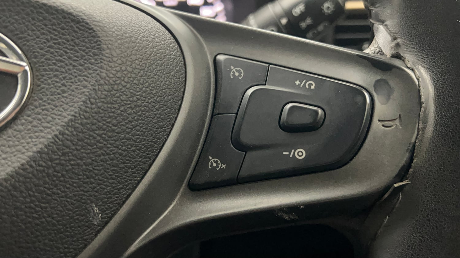 Used 2022 Tata Punch Accomplished AMT Petrol Automatic top_features Cruise control