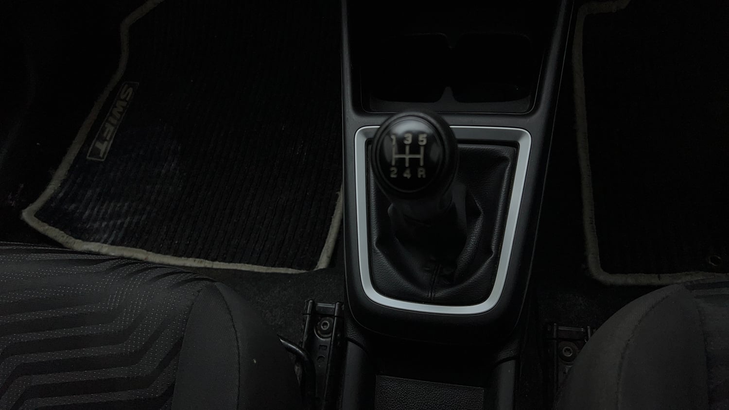 Used 2021 Maruti Suzuki Swift VXi Petrol Manual interior GEAR  KNOB VIEW