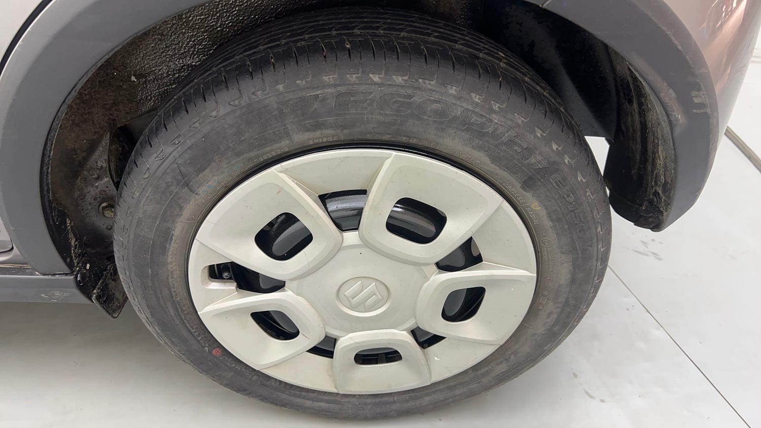 Used 2022 Maruti Suzuki Ignis Delta 1.2 MT Petrol Manual tyres LEFT REAR TYRE RIM VIEW