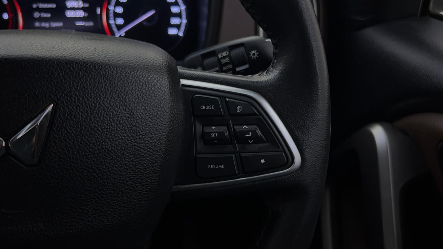 Used 2022 Mahindra Scorpio N Z8 L Petrol AT 6 STR Petrol Automatic top_features Cruise control