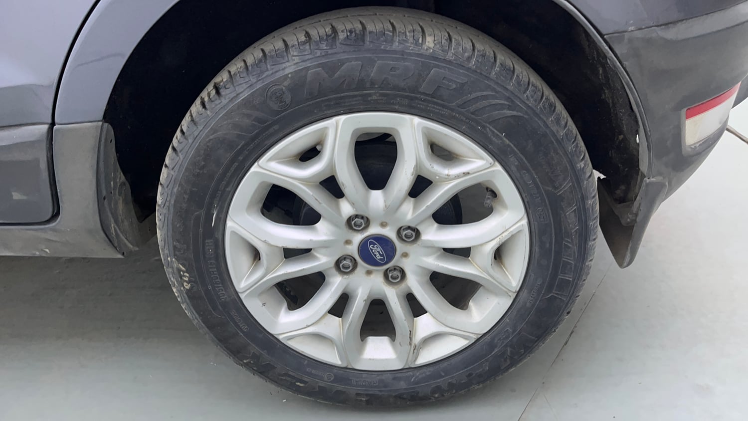 Used 2017 Ford EcoSport Titanium 1.5L Ti-VCT Petrol Manual tyres LEFT REAR TYRE RIM VIEW