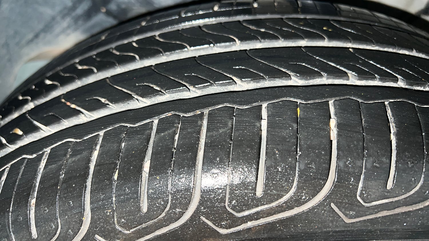 Used 2025 Tata Altroz Accomplished S Diesel 5MT Diesel Manual tyres RIGHT REAR TYRE TREAD VIEW