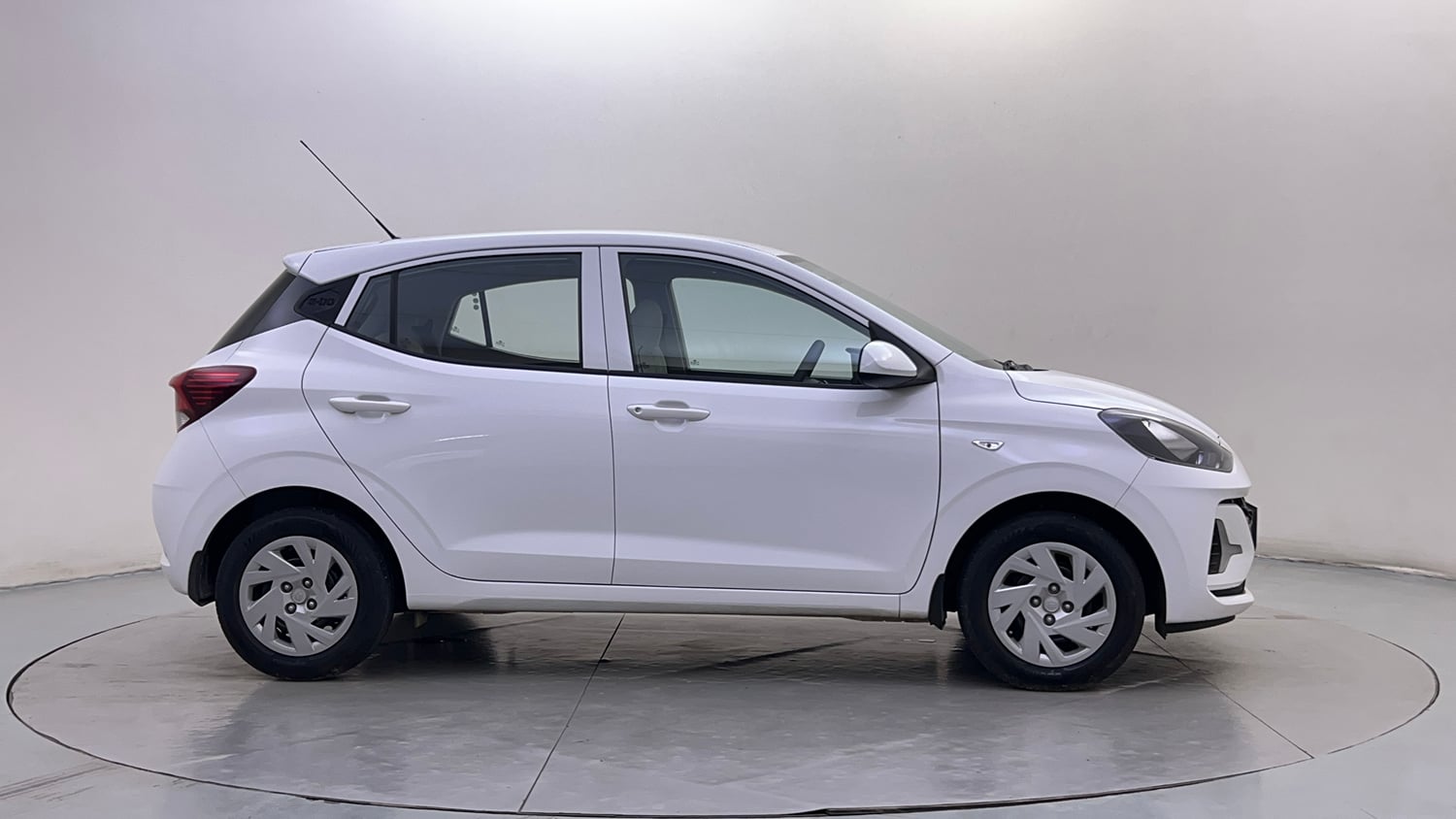 Used 2026 Hyundai Grand i10 Nios Magna 1.2 Kappa Petrol Manual exterior RIGHT SIDE VIEW