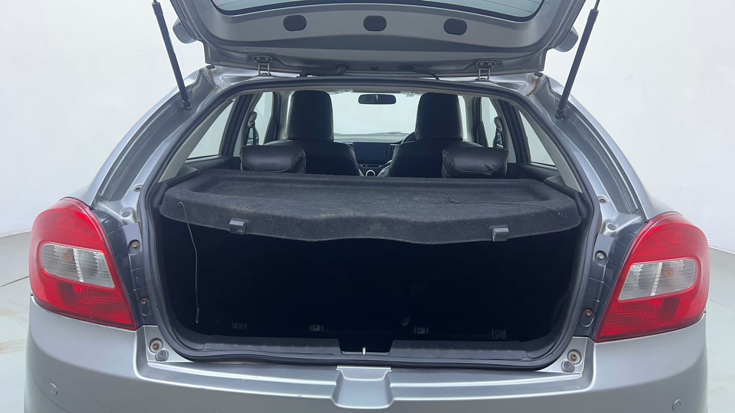 Used 2018 Maruti Suzuki Baleno Delta 1.2 Petrol Manual interior DICKY INSIDE VIEW