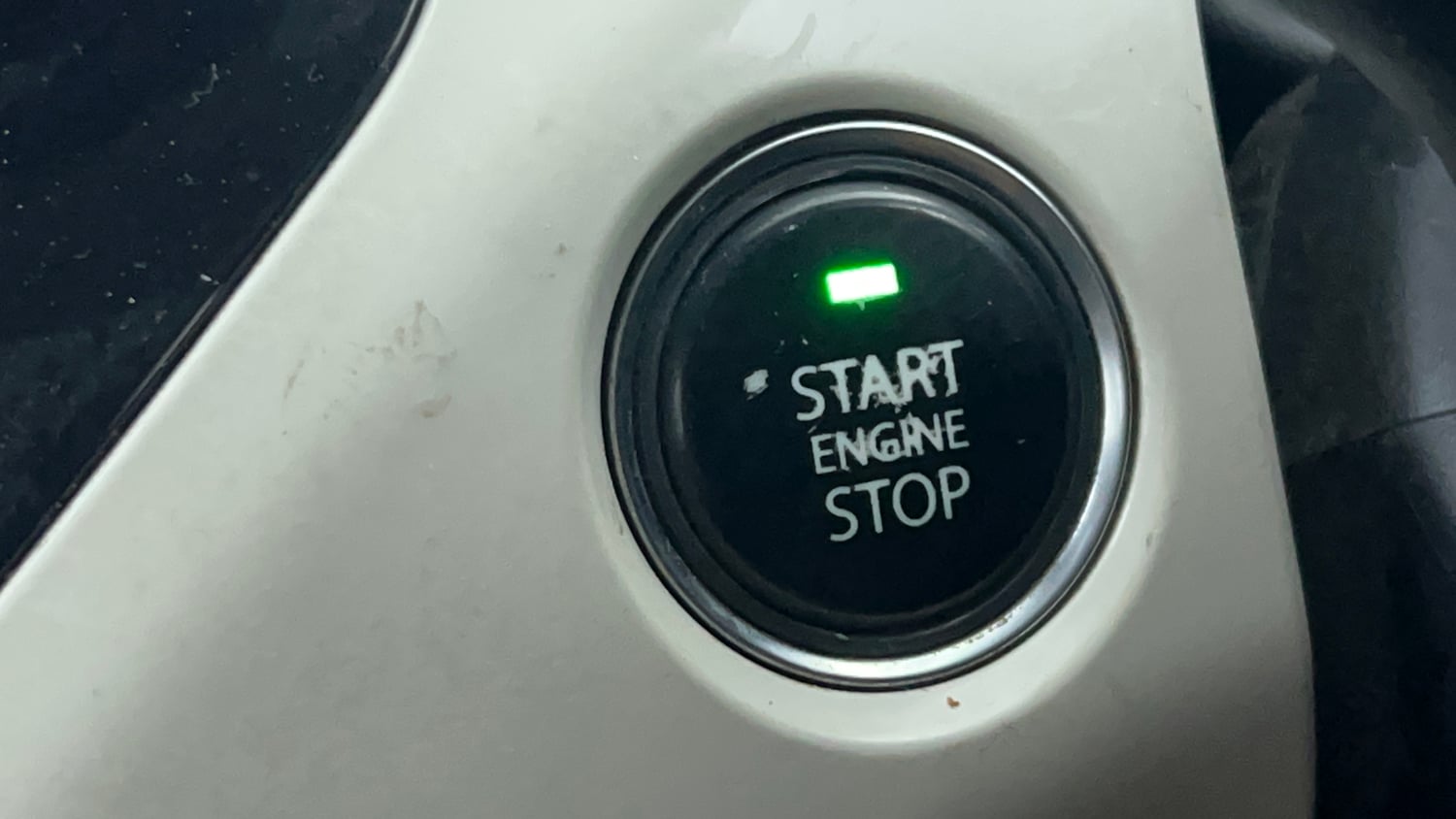 Used 2020 Tata Nexon XZ Plus (O) Dual Tone Petrol Manual top_features Keyless start
