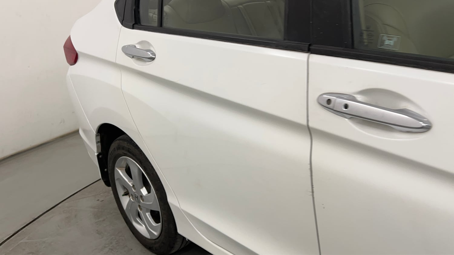 Used 2015 Honda City VX CVT Petrol Automatic dents MINOR SCRATCH
