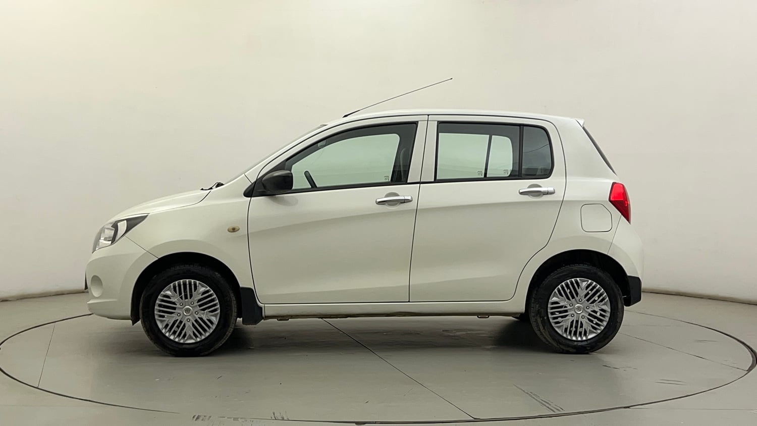 Used 2017 Maruti Suzuki Celerio VXi AMT Petrol Automatic exterior LEFT SIDE VIEW