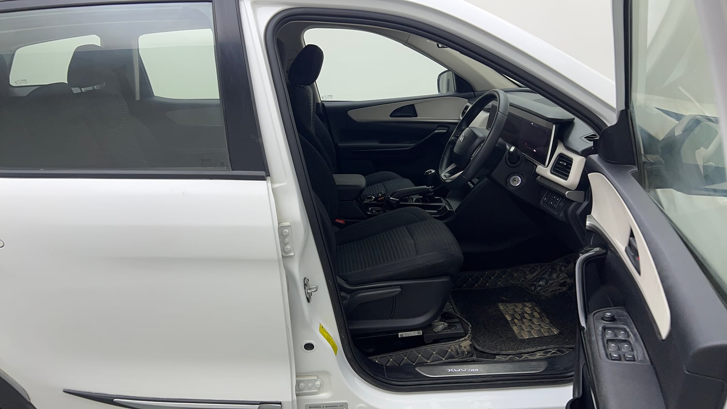 Used 2022 Mahindra XUV700 AX 5 Petrol MT 7 STR Petrol Manual interior RIGHT SIDE FRONT DOOR CABIN VIEW