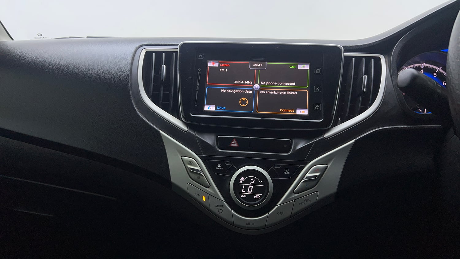 Used 2018 Maruti Suzuki Baleno Alpha 1.2 Petrol Manual interior MUSIC SYSTEM & AC CONTROL VIEW