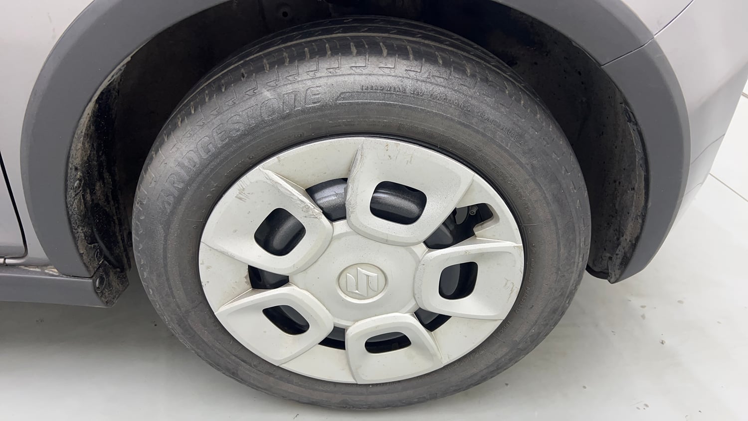 Used 2022 Maruti Suzuki Ignis Delta 1.2 MT Petrol Manual tyres RIGHT FRONT TYRE RIM VIEW