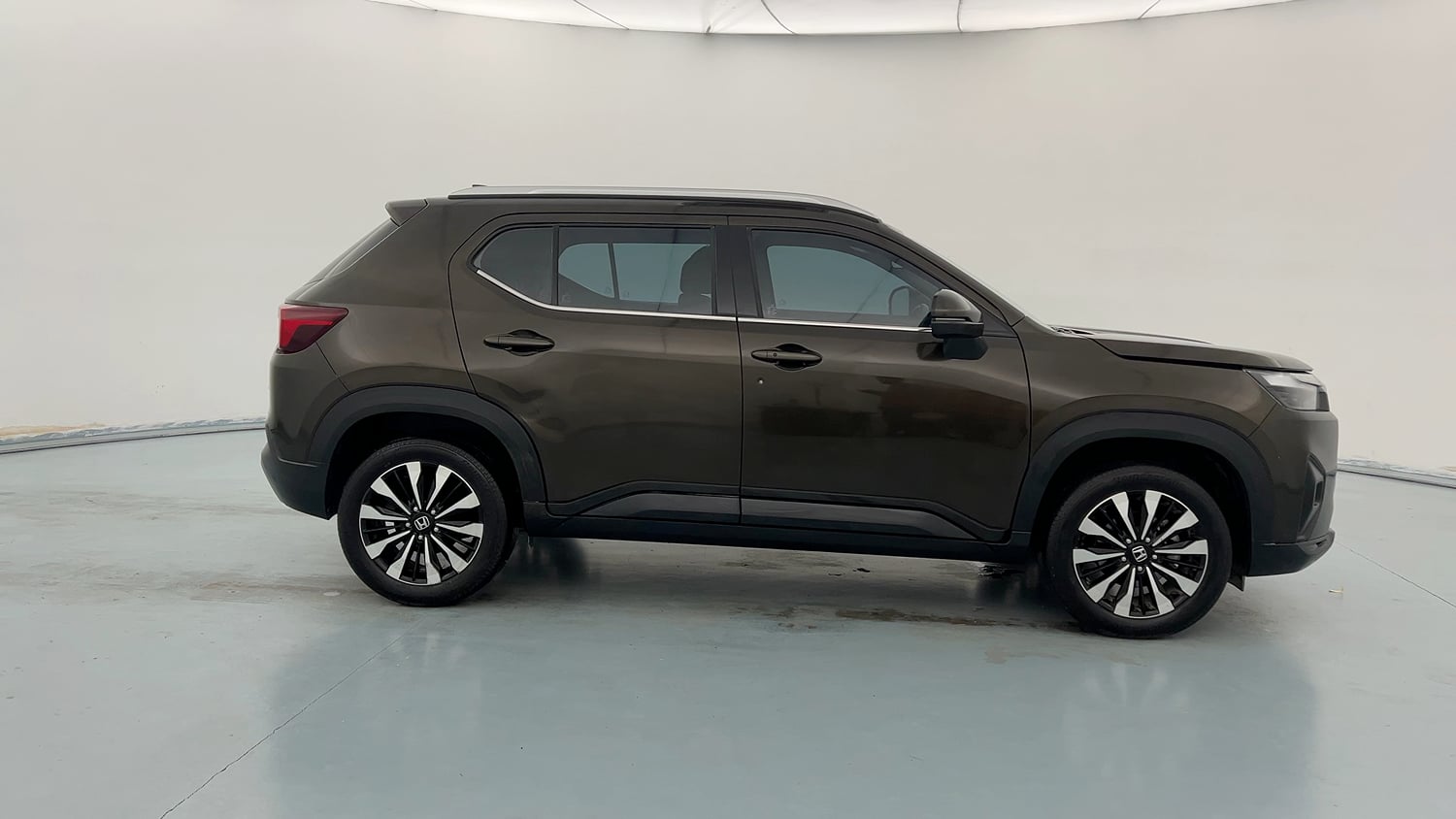 Used 2024 Honda Elevate VX CVT Petrol Automatic exterior RIGHT SIDE VIEW