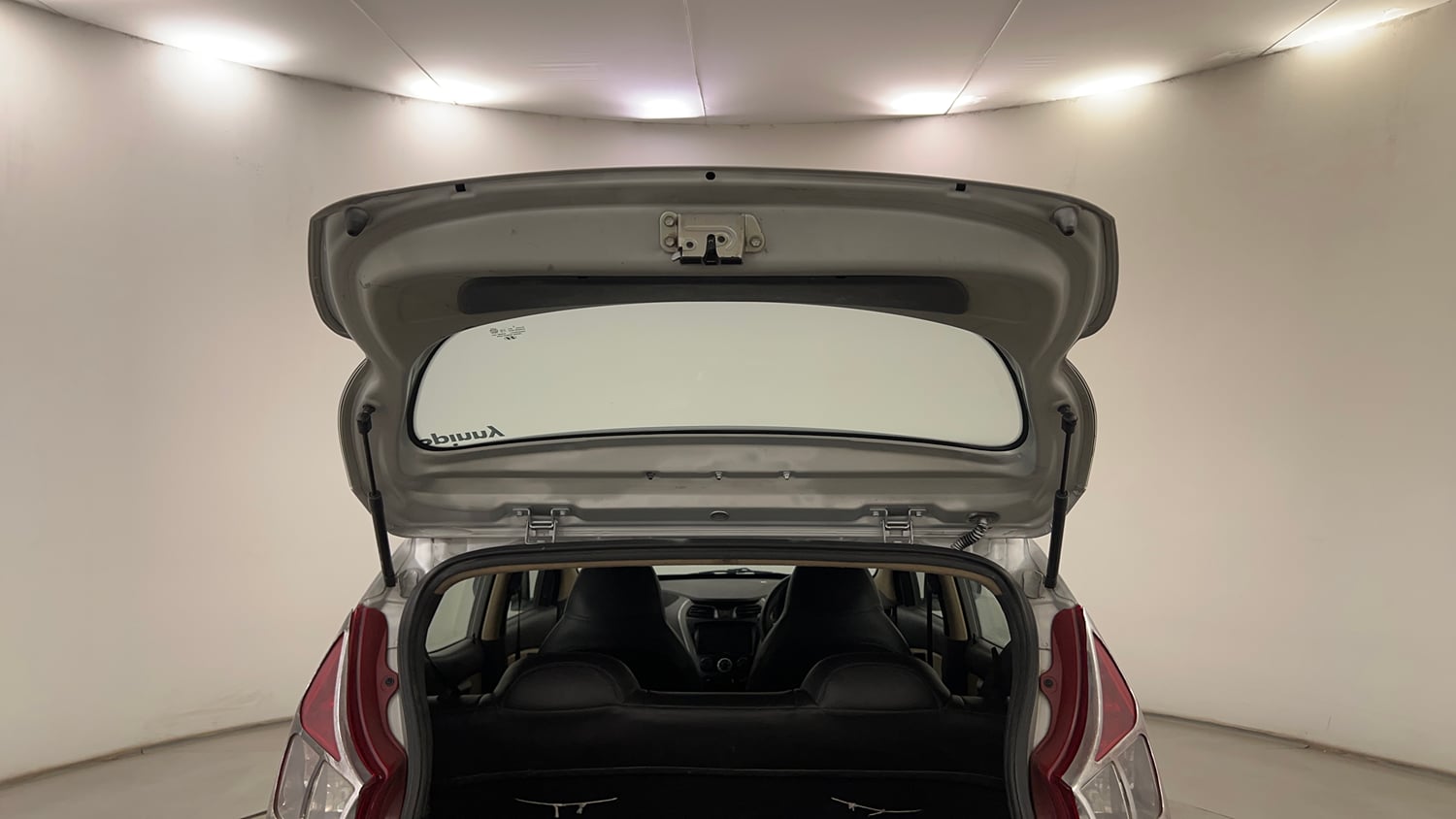 Used 2018 Hyundai Eon Era + Petrol Manual interior DICKY DOOR OPEN VIEW