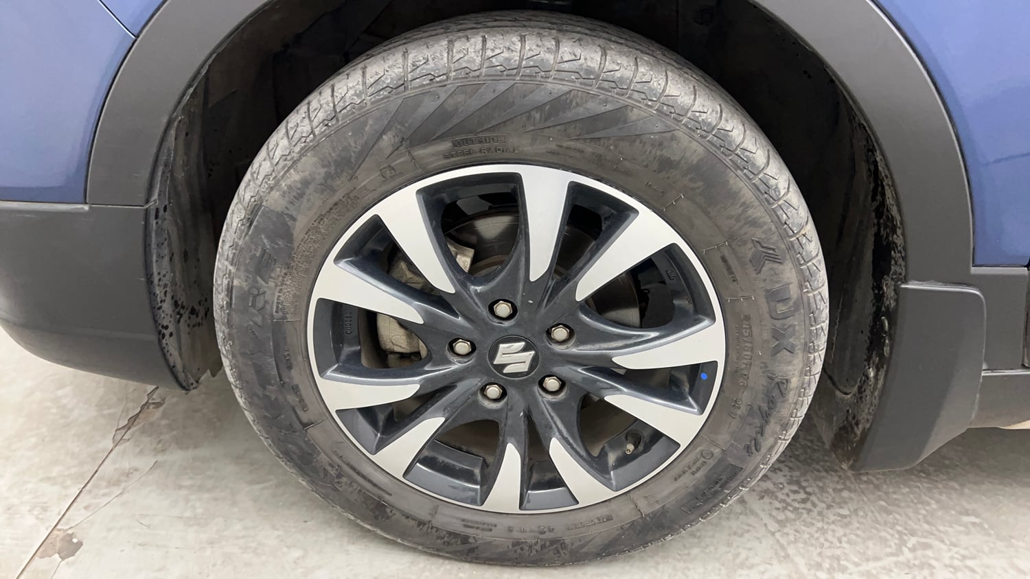 Used 2021 Maruti Suzuki S-Cross Zeta Petrol Manual tyres LEFT FRONT TYRE RIM VIEW