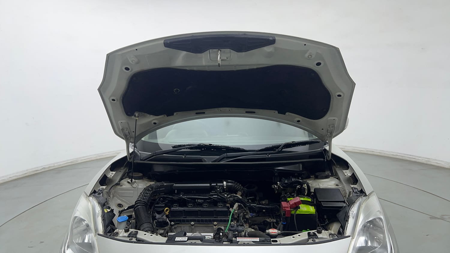 Used 2021 Maruti Suzuki Swift VXi Petrol Manual engine ENGINE & BONNET OPEN FRONT VIEW