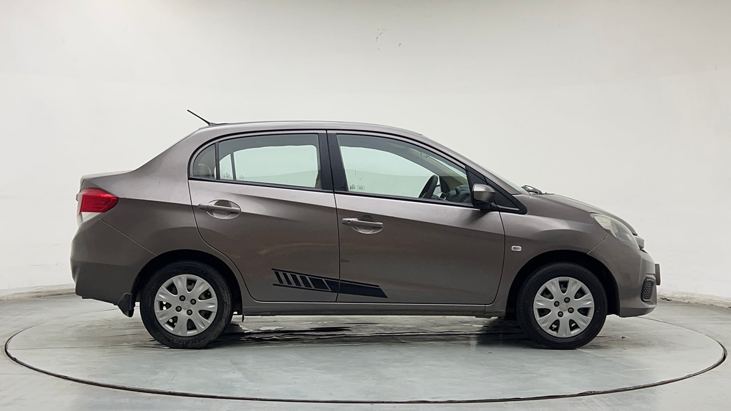 Used 2014 Honda Amaze 1.2 S i-VTEC Petrol Manual exterior RIGHT SIDE VIEW
