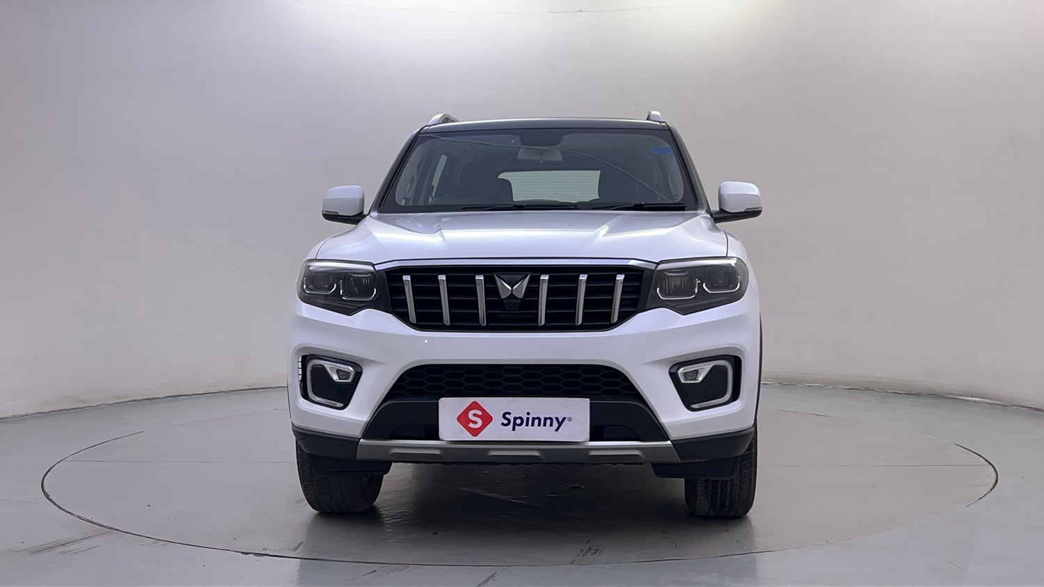 Used 2022 Mahindra Scorpio N Z8 L Petrol AT 6 STR Petrol Automatic exterior FRONT VIEW