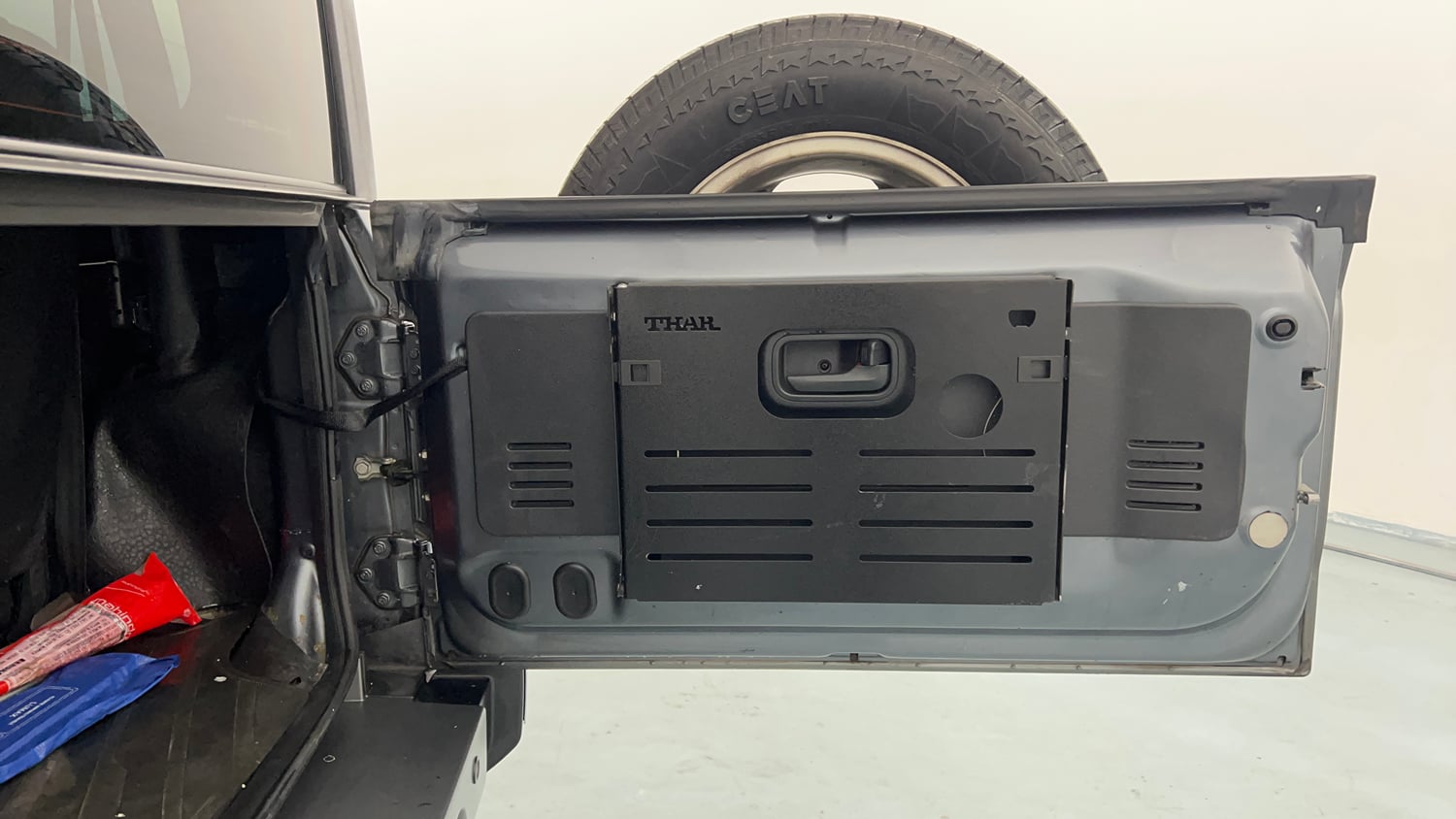 Used 2021 mahindra Thar LX Hard Top Petrol AT 4WD Petrol Automatic interior DICKY DOOR OPEN VIEW