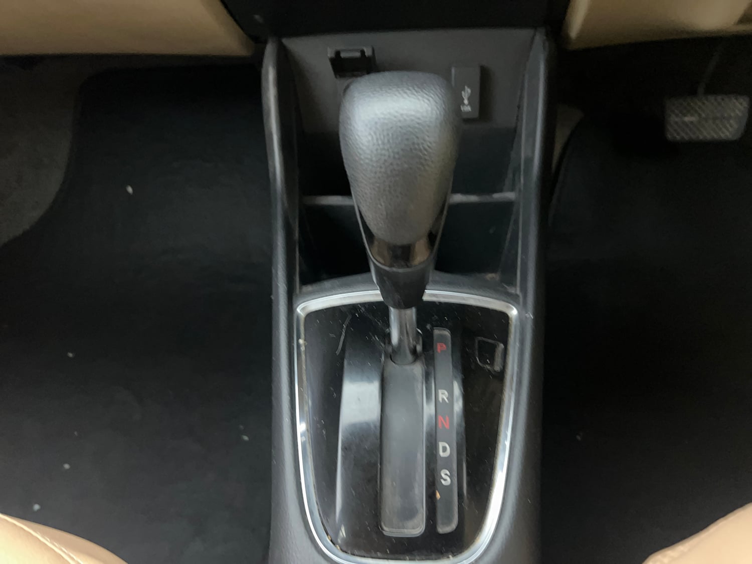 Used 2019 Honda Amaze 1.2 V CVT Petrol Petrol Automatic interior GEAR  KNOB VIEW