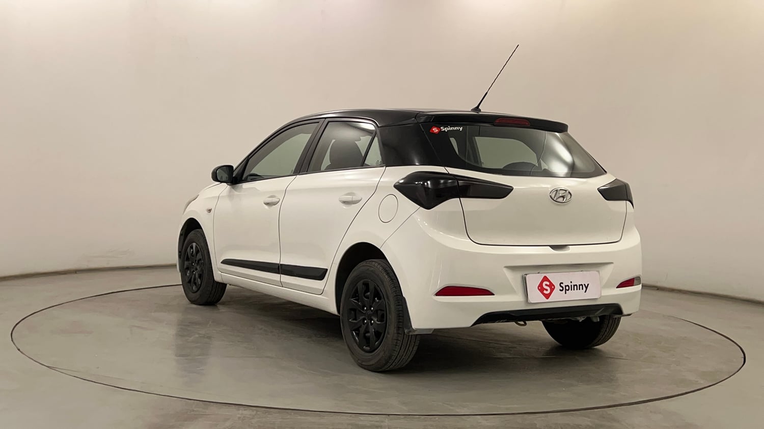 Used 2016 Hyundai Elite i20 Magna 1.2 Petrol Manual exterior LEFT REAR CORNER VIEW