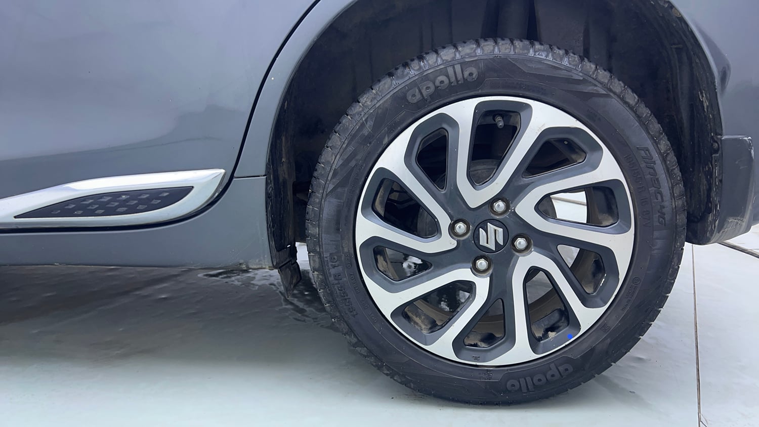 Used 2022 Maruti Suzuki Baleno Alpha MT Petrol Manual tyres LEFT REAR TYRE RIM VIEW