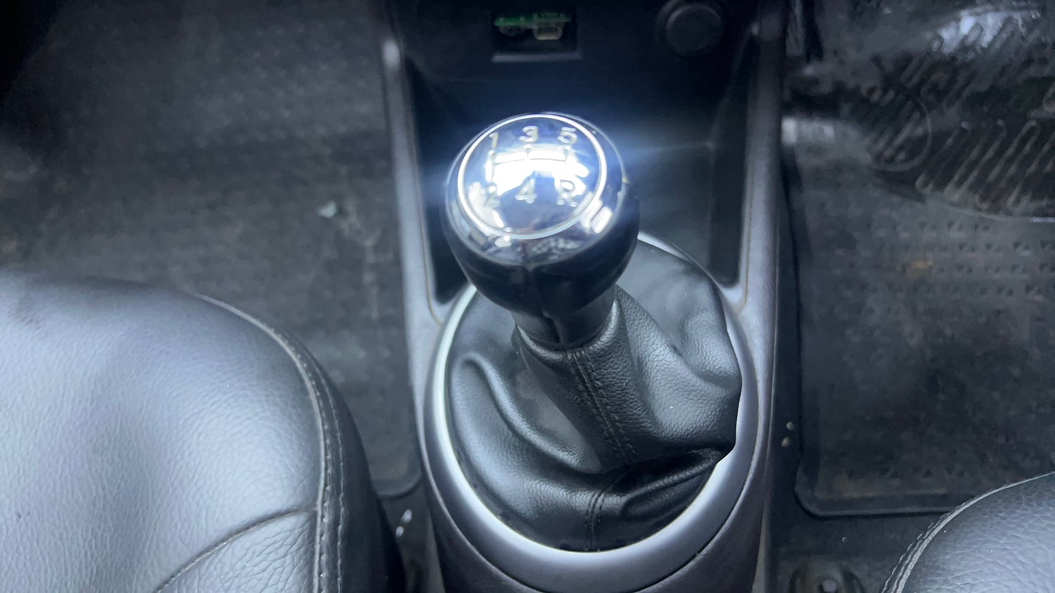 Used 2012 Hyundai i20 Sportz 1.2 Petrol Manual interior GEAR  KNOB VIEW