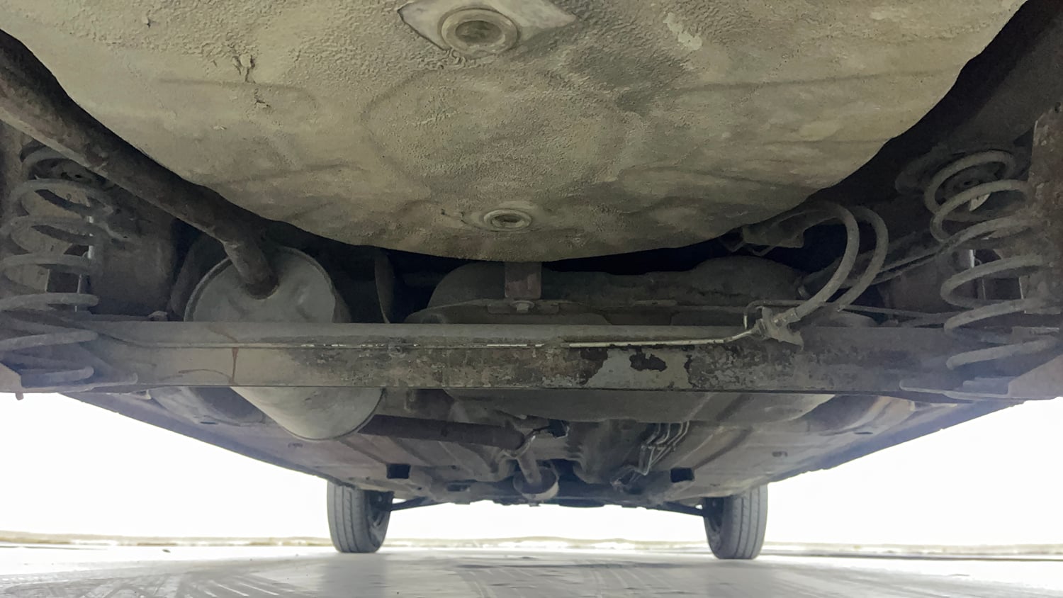 Used 2016 Renault Kwid RXT Petrol Manual extra REAR UNDERBODY VIEW (TAKEN FROM REAR)