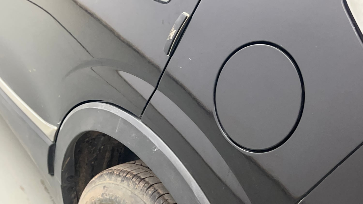 Used 2022 Mahindra XUV 300 W8 (O) 1.2 Petrol Petrol Manual dents MINOR SCRATCH