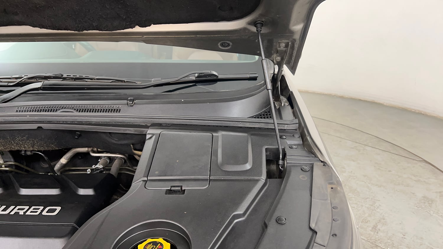 Used 2021 MG Motors Hector Plus Sharp 1.5 Petrol Turbo CVT 6-STR Petrol Automatic engine ENGINE LEFT SIDE HINGE & APRON VIEW