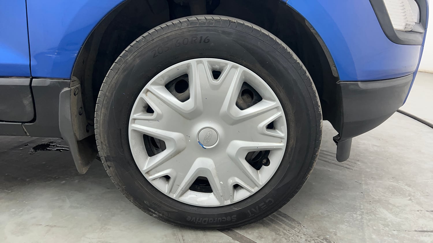 Used 2018 Ford EcoSport Trend + 1.5L Ti-VCT AT Petrol Automatic tyres RIGHT FRONT TYRE RIM VIEW