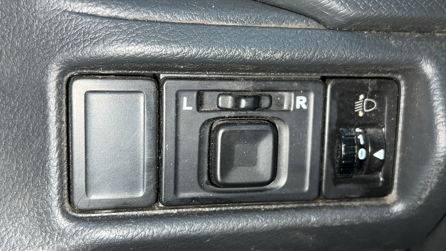Used 2018 Maruti Suzuki Vitara Brezza [2016-2020] LDi Diesel Manual top_features Adjustable ORVM