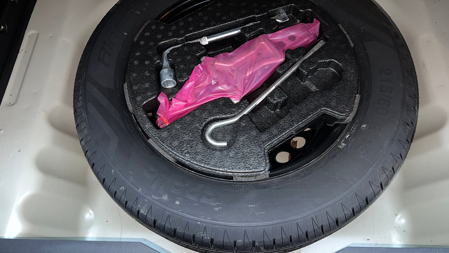 Used 2021 maruti-suzuki Vitara Brezza ZXi Plus Petrol Manual tyres SPARE TYRE VIEW