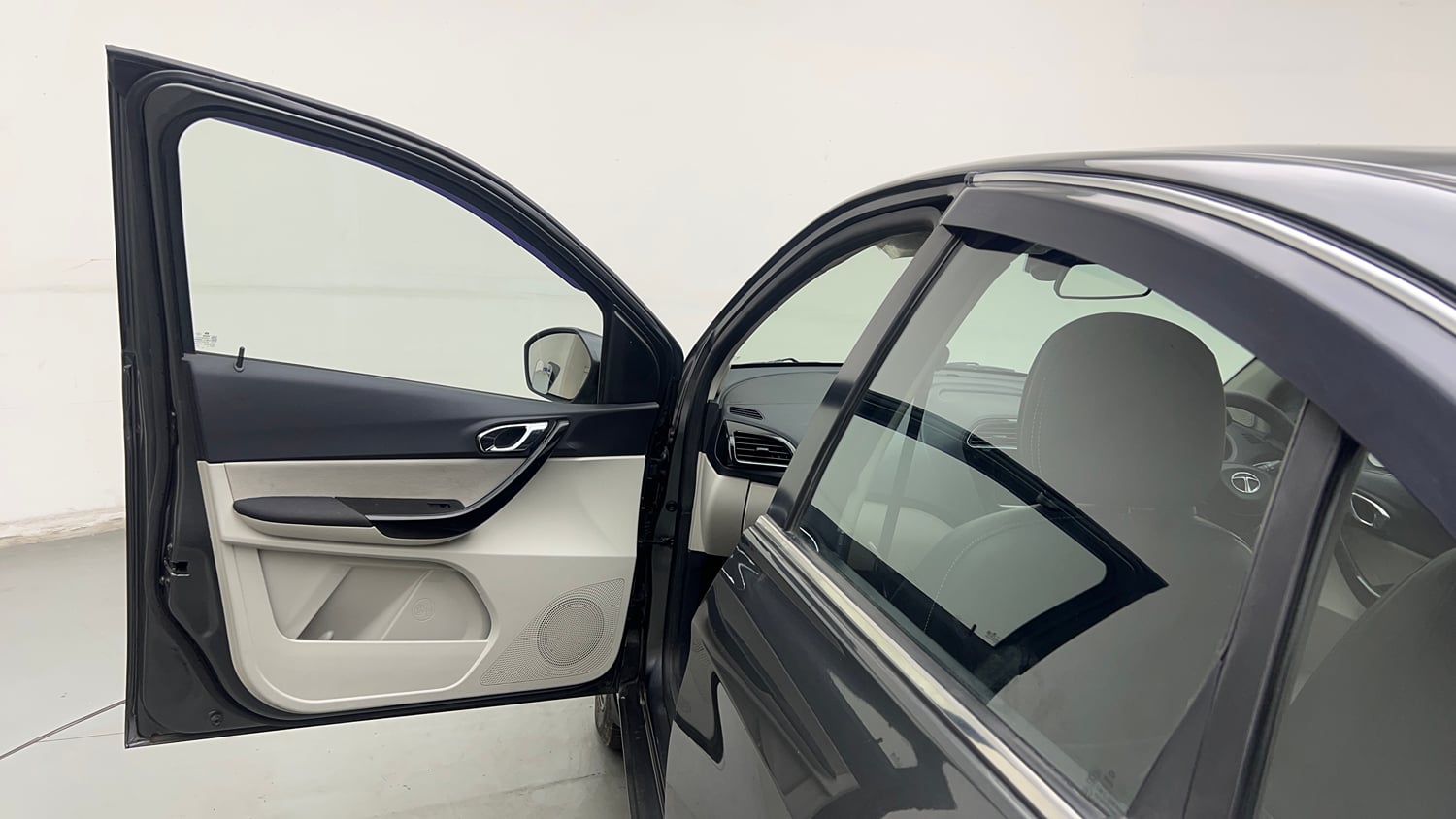 Used 2022 Tata Tigor XZ Plus CNG Cng Manual interior LEFT FRONT DOOR OPEN VIEW