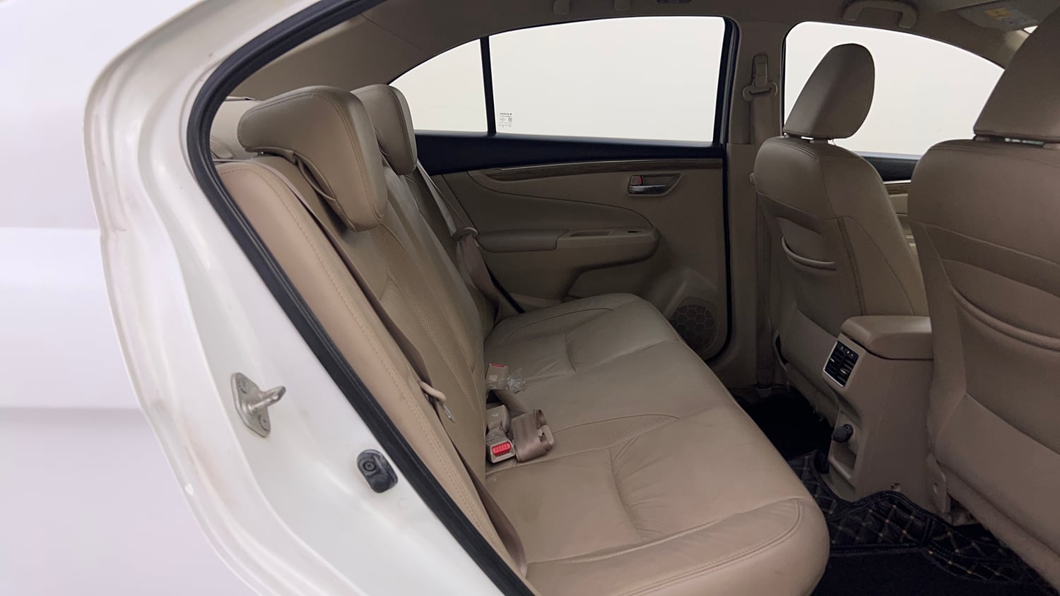 Used 2018 Maruti Suzuki Ciaz Alpha 1.3 Diesel Diesel Manual interior RIGHT SIDE REAR DOOR CABIN VIEW