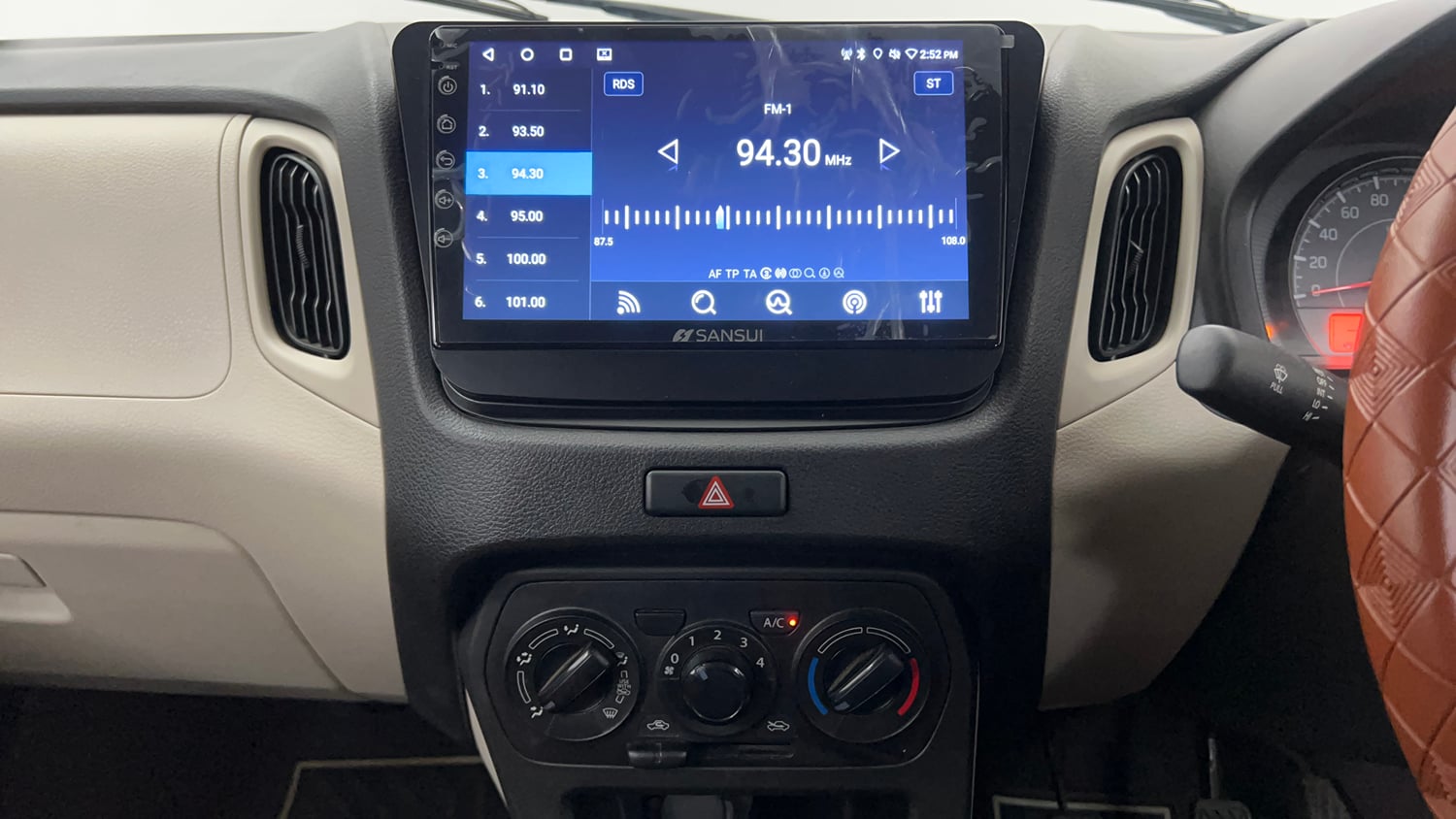 Used 2021 Maruti Suzuki Wagon R LXi 1.0 CNG Cng Manual interior MUSIC SYSTEM & AC CONTROL VIEW