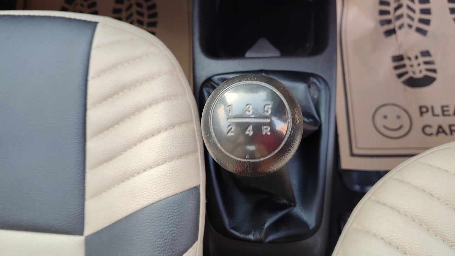 Used 2018 Hyundai Eon Magna + Petrol Manual interior GEAR  KNOB VIEW
