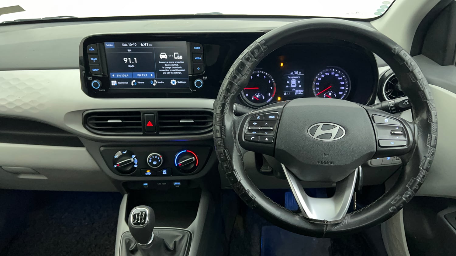 Used 2024 Hyundai Grand i10 Nios Sportz 1.2 Hy-CNG Duo Cng Manual interior STEERING VIEW