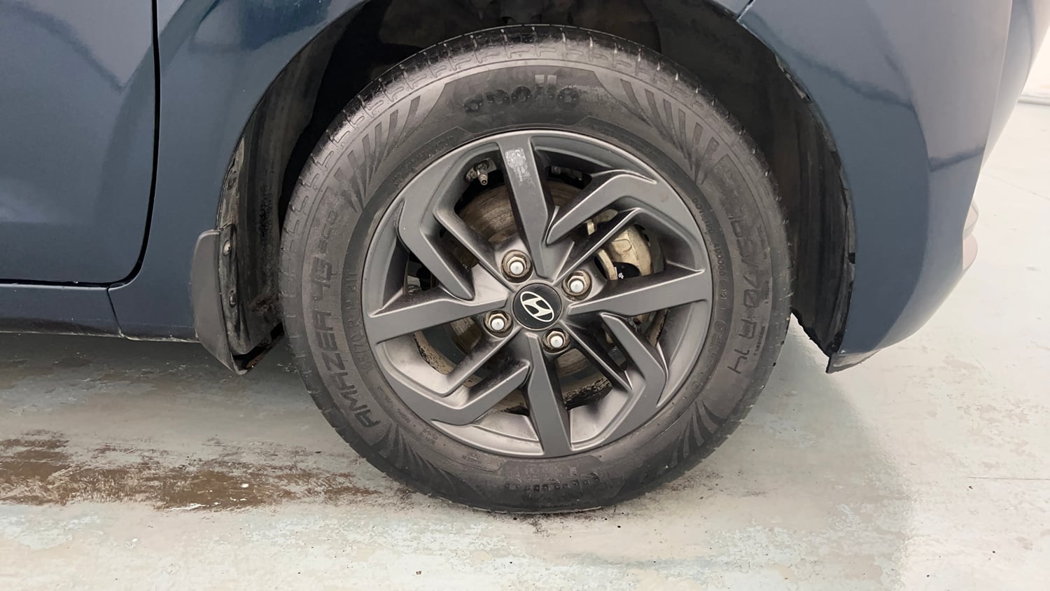 Used 2021 Hyundai Grand i10 Nios Sportz 1.2 Kappa VTVT Petrol Manual tyres RIGHT FRONT TYRE RIM VIEW