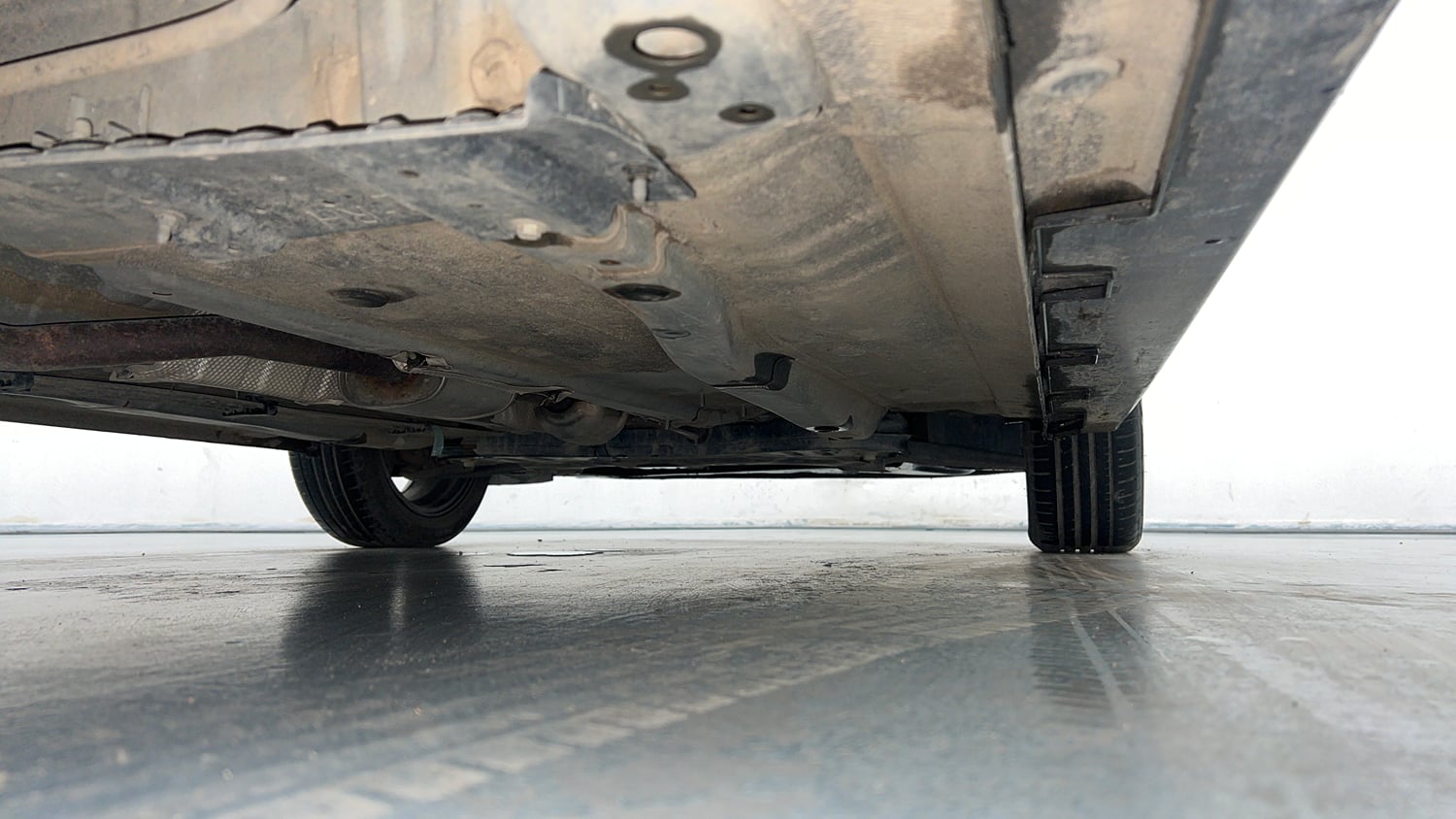 Used 2024 Hyundai New i20 Asta 1.2 MT Petrol Manual extra REAR RIGHT UNDERBODY VIEW