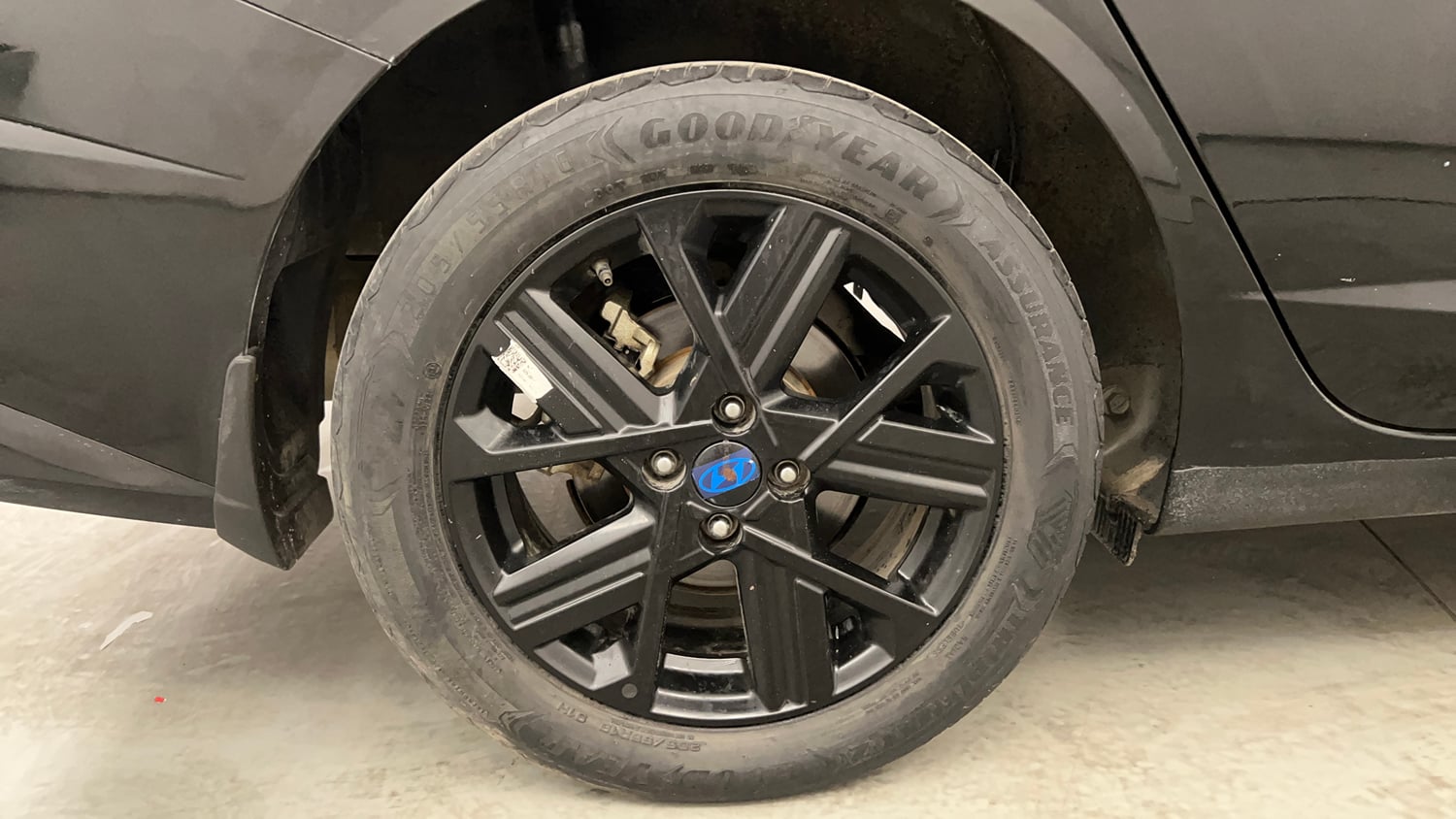 Used 2023 Hyundai Verna SX (O) 1.5 Turbo Petrol DCT Petrol Automatic tyres RIGHT REAR TYRE RIM VIEW