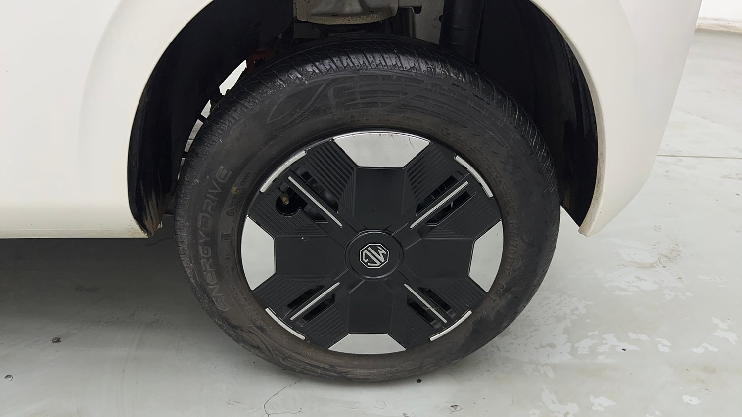 Used 2024 MG Motors Comet EV Excite Electric Automatic tyres LEFT REAR TYRE RIM VIEW