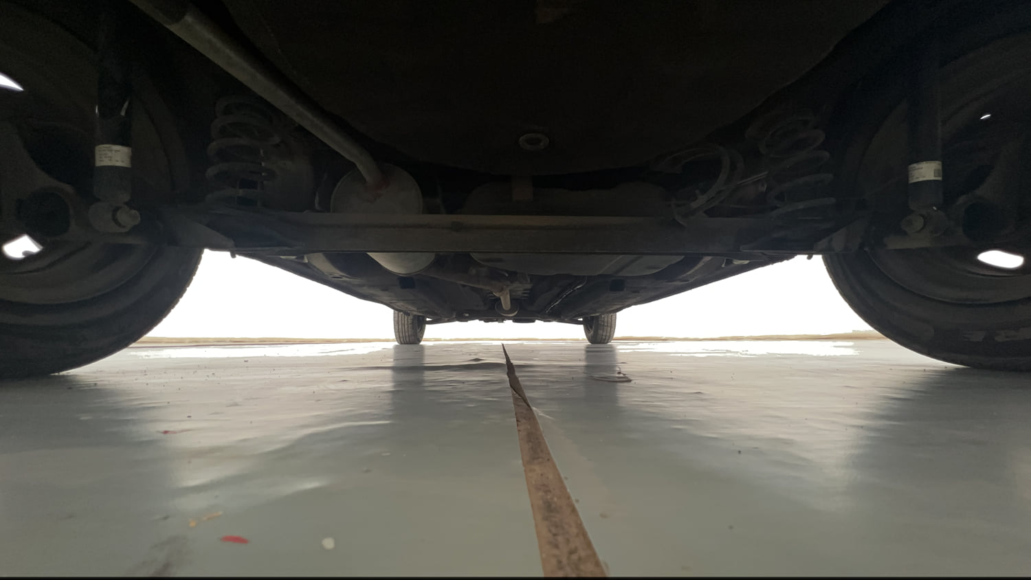Used 2017 Renault Kwid 1.0 RXT AMT Opt Petrol Automatic extra REAR UNDERBODY VIEW (TAKEN FROM REAR)
