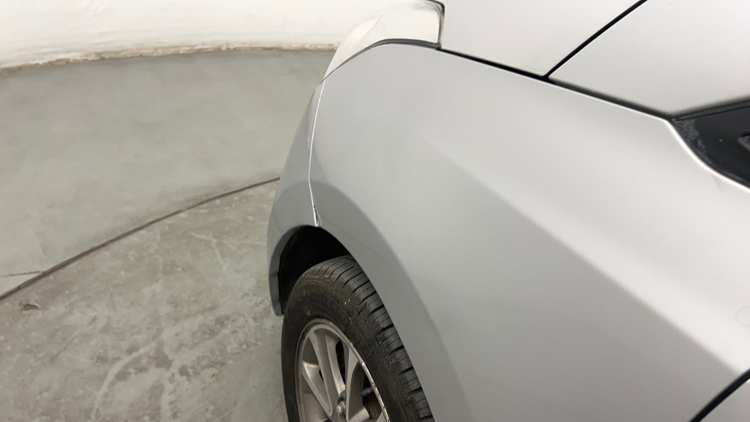 Used 2016 Hyundai Grand i10 Asta AT 1.2 Kappa VTVT Petrol Automatic dents MINOR DENT