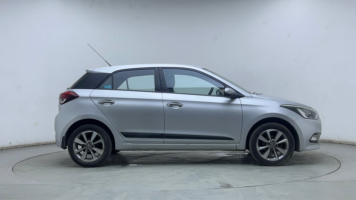 Used 2015 Hyundai Elite i20 Asta 1.2 Petrol Manual exterior RIGHT SIDE VIEW