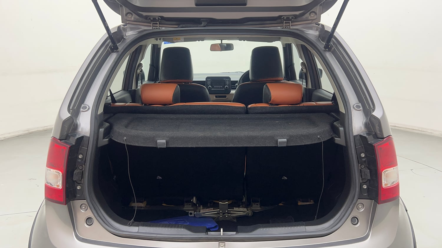 Used 2022 Maruti Suzuki Ignis Delta 1.2 MT Petrol Manual interior DICKY INSIDE VIEW